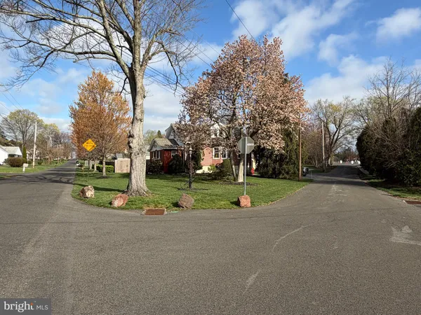 $1,500 | 132 Fair Oaks Avenue, Horsham, PA 19044