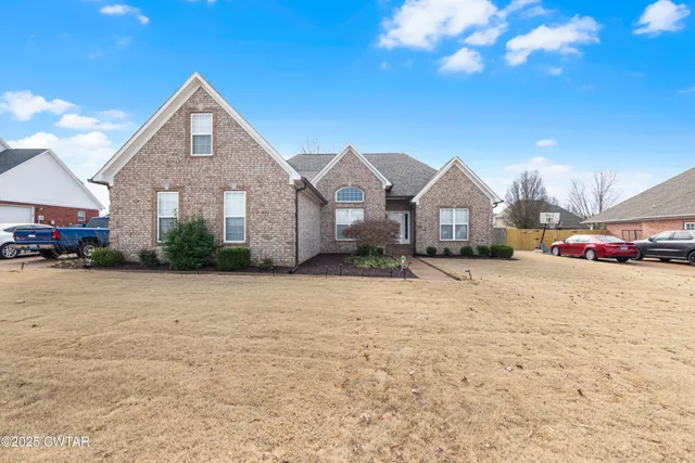 $374,900 | 144 Ainsley Cove, Medina, TN 38355
