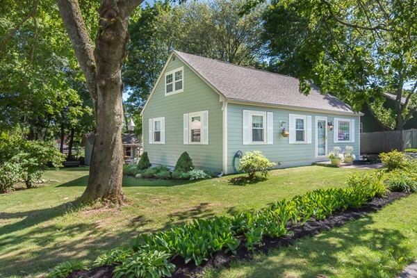 16 MacArthur Road Beverly, MA 01915 - Photo 1 of 29 Gallery Image 1