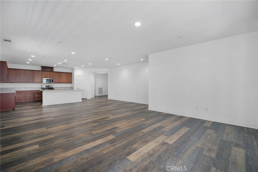 1649 Spring Run Lane Beaumont, CA 92223 - Photo 8 of 53 Gallery Image 8