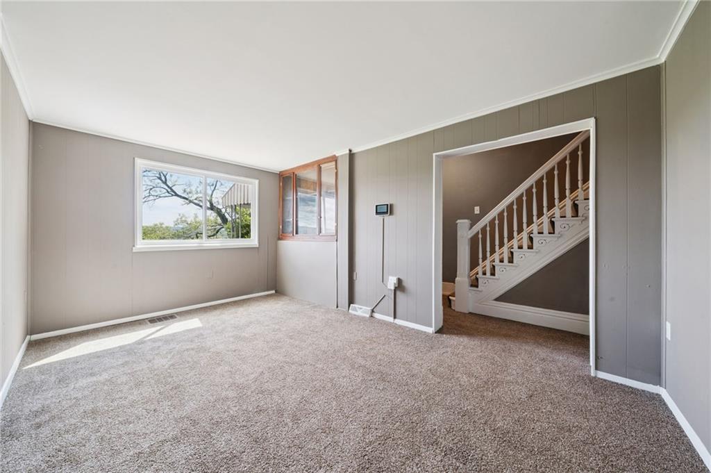 407 Alexander Street McKees Rocks, PA 15136 - Photo 2 of 11
