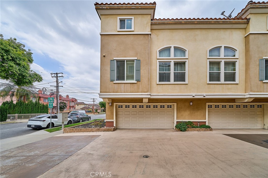 57 Alice Street, Unit A Arcadia, CA 91006 - Photo 3 of 52