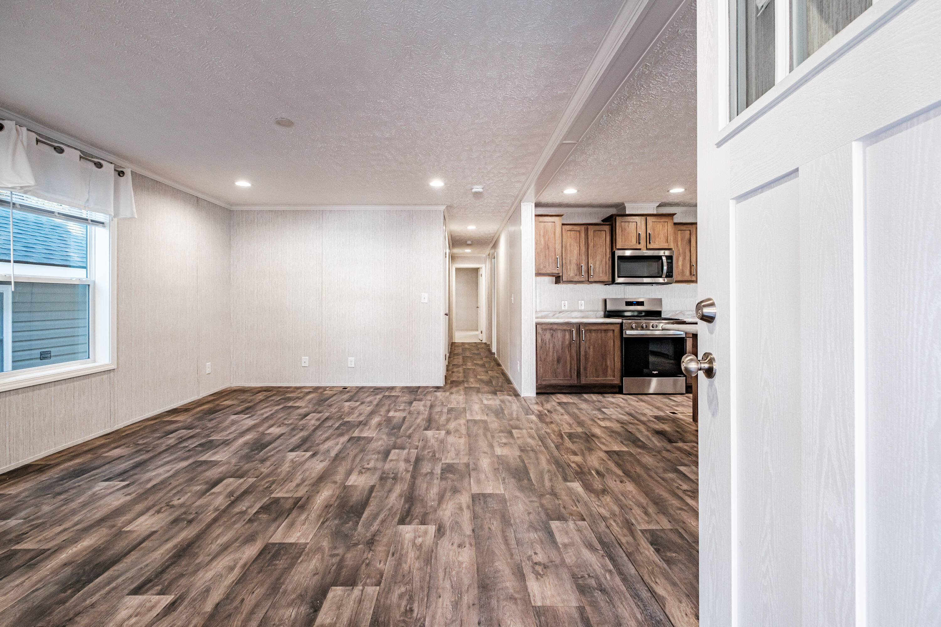 10 Dode Drive Saco, ME 04072 - Photo 5 of 46 20251017gp-61003