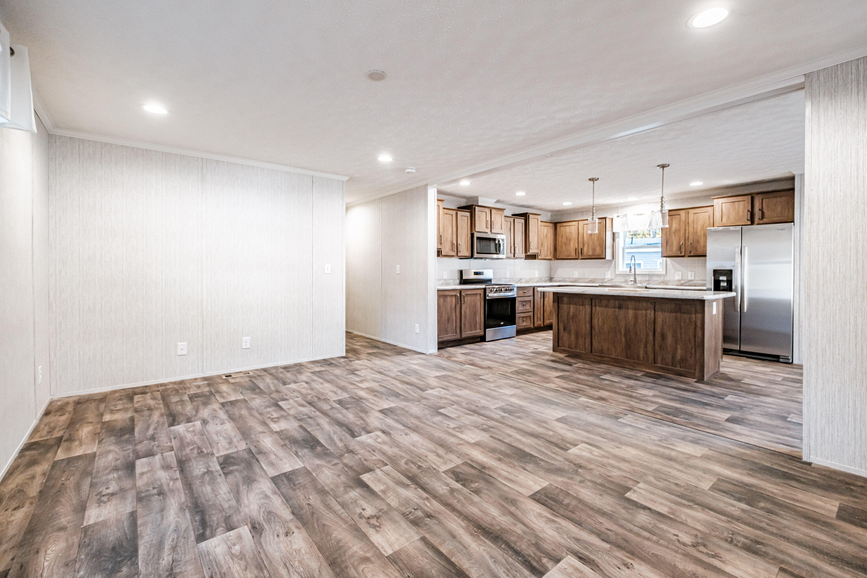 10 Dode Drive Saco, ME 04072 - Photo 7 of 46 20251017gp-61005