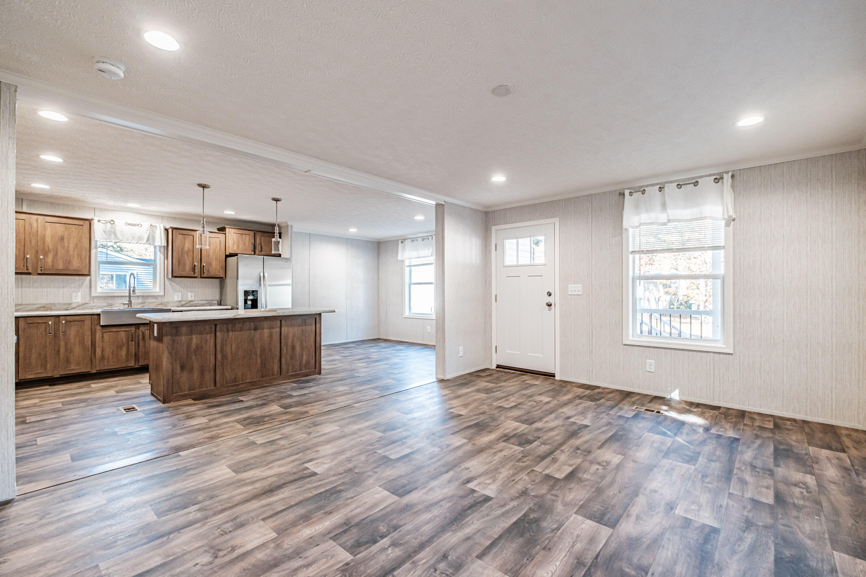 10 Dode Drive Saco, ME 04072 - Photo 9 of 46 20251017gp-61007