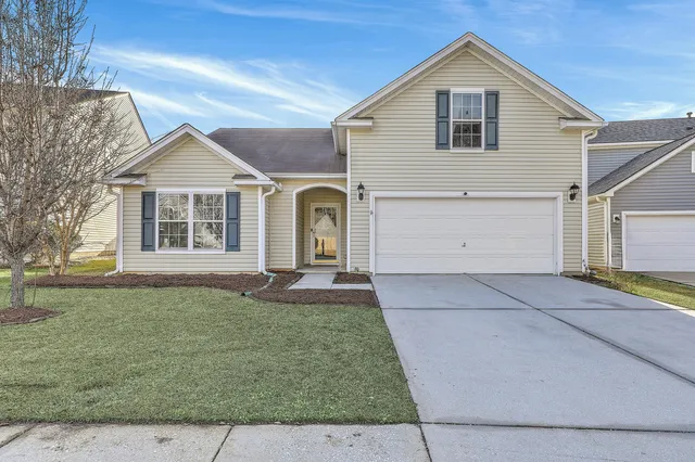 $360,000 | 214 Goldfinch Lane, Summerville, SC 29485