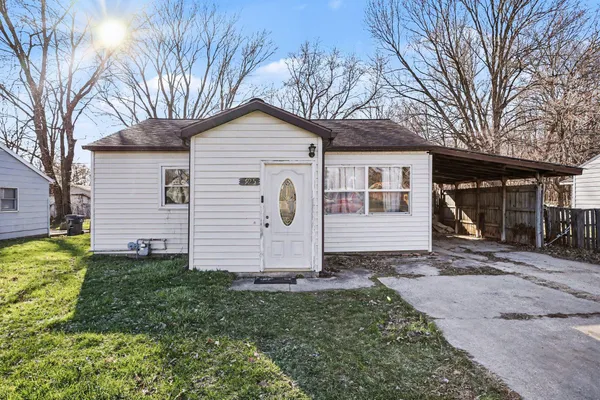 $160,000 | 925 Forest Park Avenue, Watervliet, MI 49098