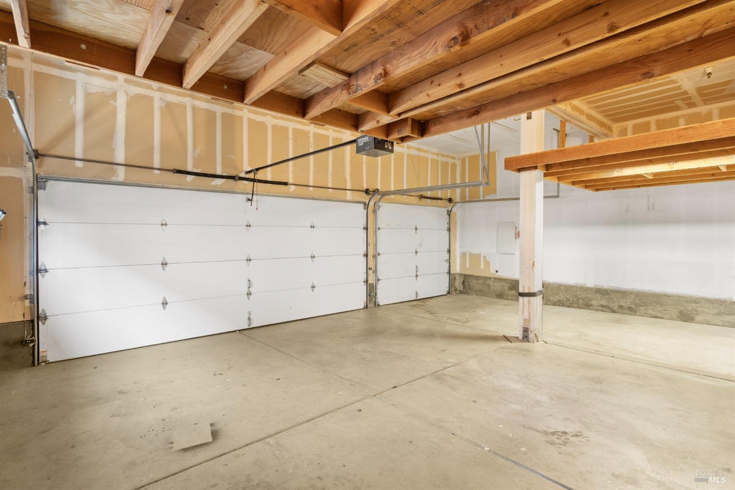 8 Pacific Drive Novato, CA 94949 - Photo 34 of 37 a view of a garage