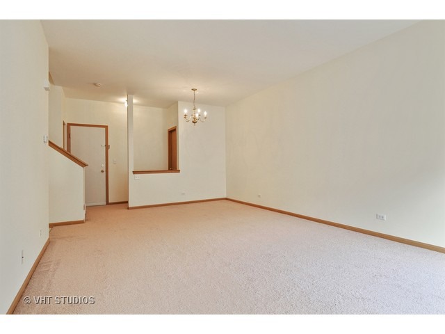 840 County Line Road Aurora, IL 60502 - Photo 2 of 10 a view of an empty room
