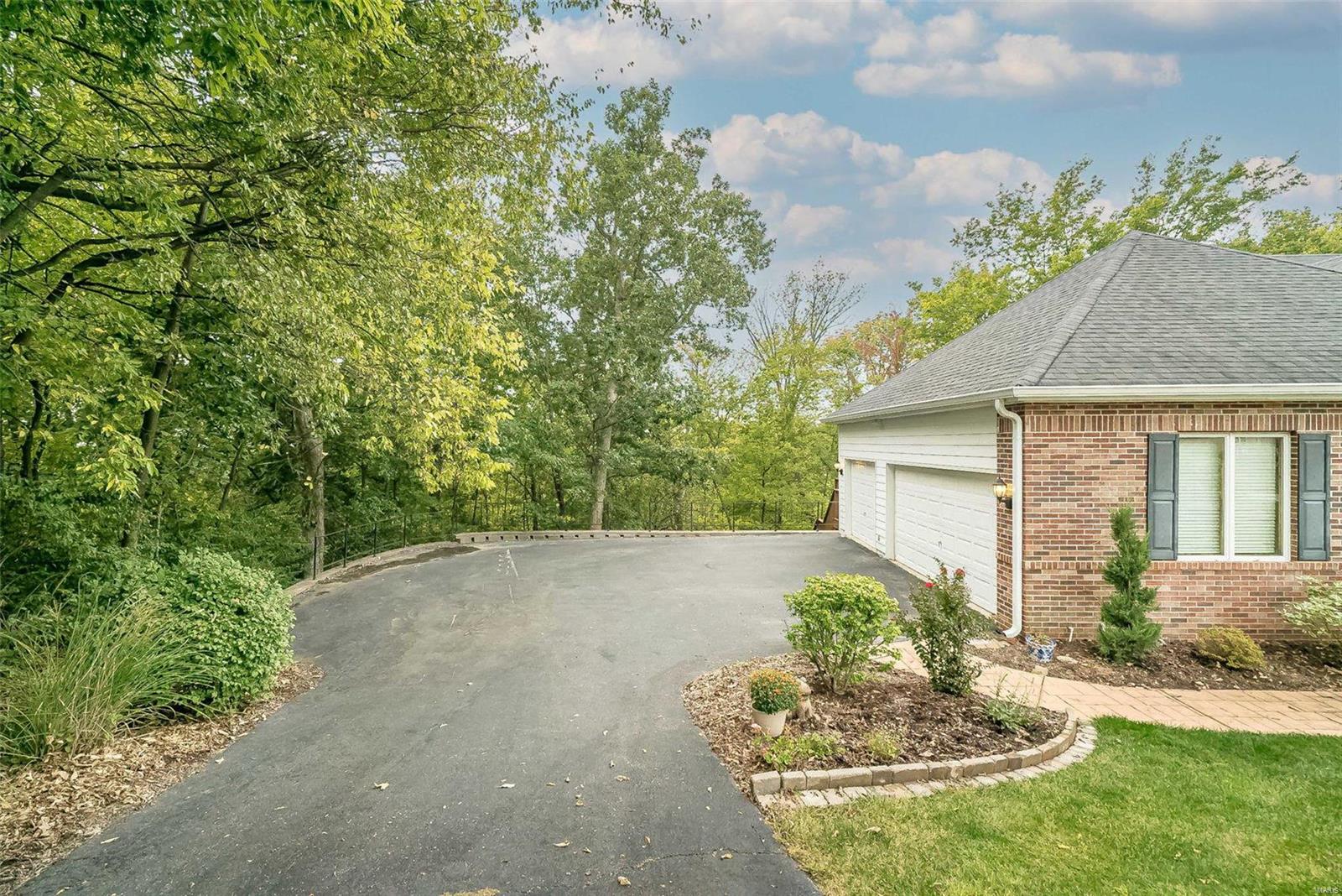 697 Claremoor Pass Weldon Spring, MO 63304 - Photo 8 of 77 Gallery Image 8