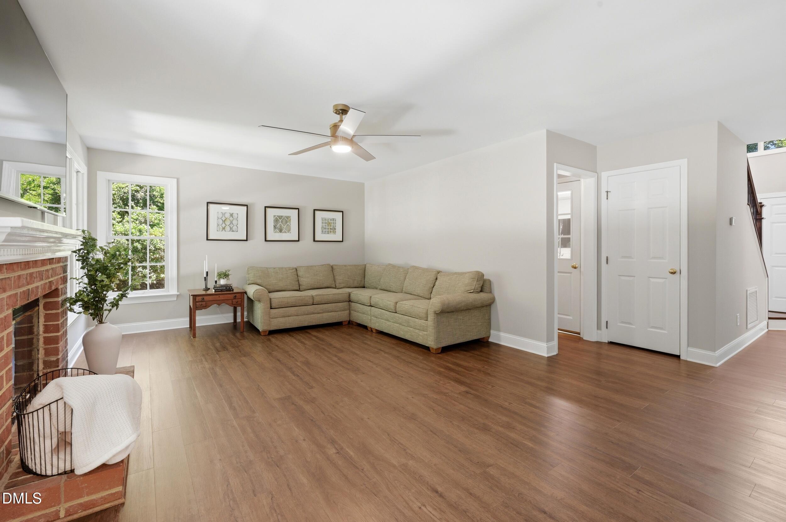 1521 Park Ridge Way Raleigh, NC 27614 - Photo 10 of 21 Living Room