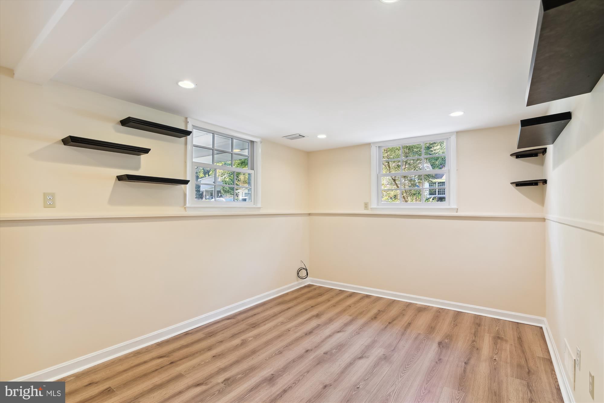 12 Roe Lane Arnold, MD 21012 - Photo 21 of 37 Large and Light-Filled