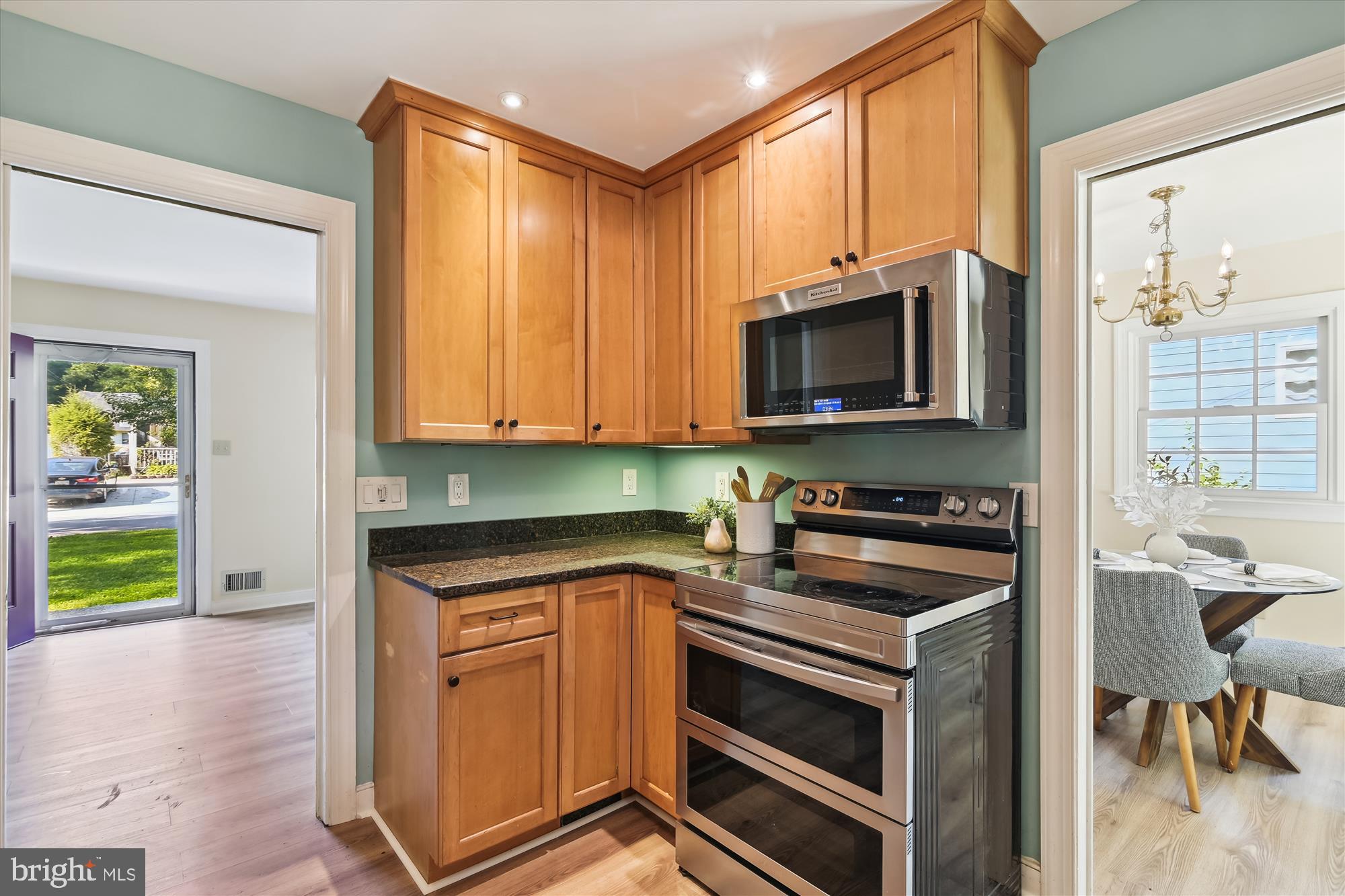 12 Roe Lane Arnold, MD 21012 - Photo 9 of 37 Stainless Appliances