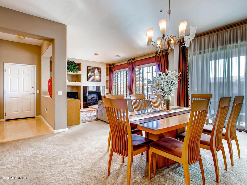 4488 East Thomas Road, Unit 3004 Phoenix, AZ 85018 - Photo 3 of 12 Dining area