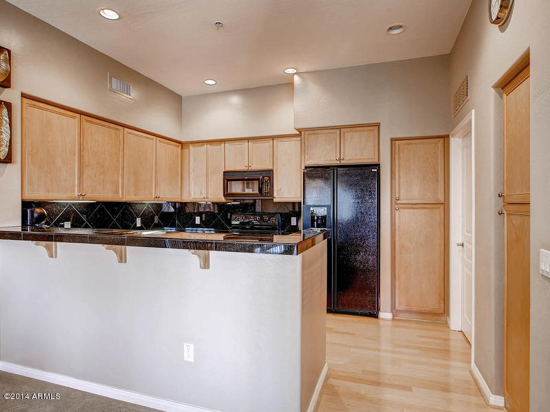 4488 East Thomas Road, Unit 3004 Phoenix, AZ 85018 - Photo 4 of 12 Kitchen 1