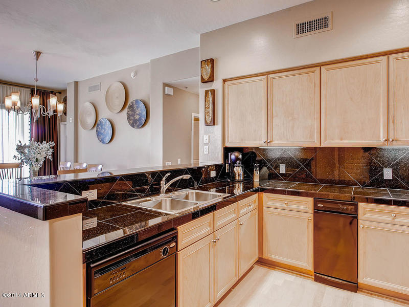 4488 East Thomas Road, Unit 3004 Phoenix, AZ 85018 - Photo 5 of 12 Kitchen 2