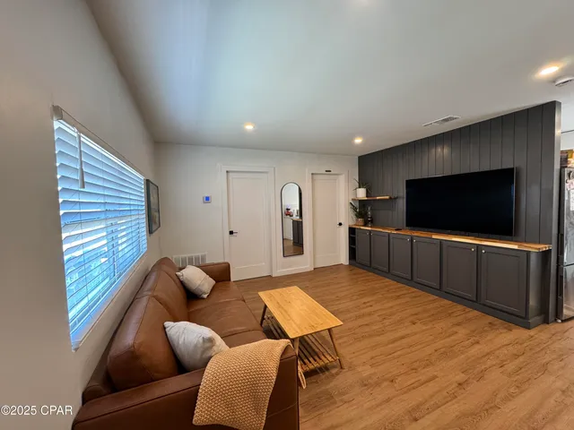 $1,500 | 6427 Oakshore Drive, Panama City, FL 32404