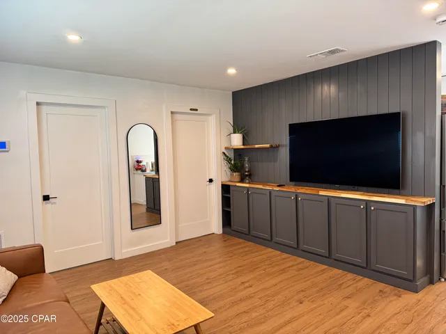 $1,500 | 6427 Oakshore Drive, Panama City, FL 32404