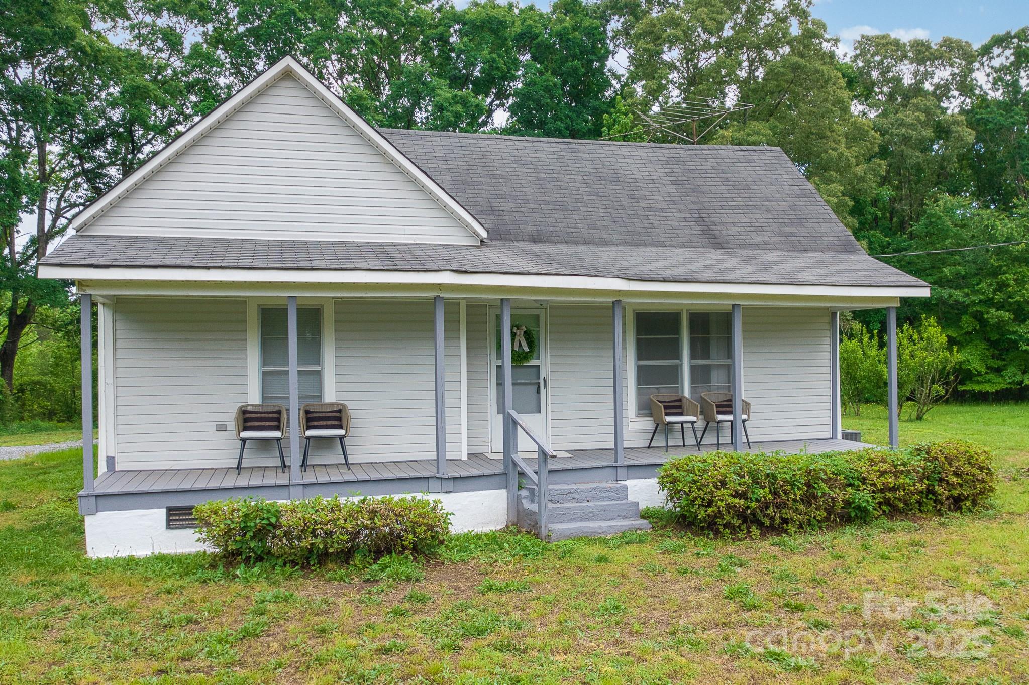 2126 Robby Drive Maiden, NC 28650 - Photo 7 of 45 Gallery Image 7