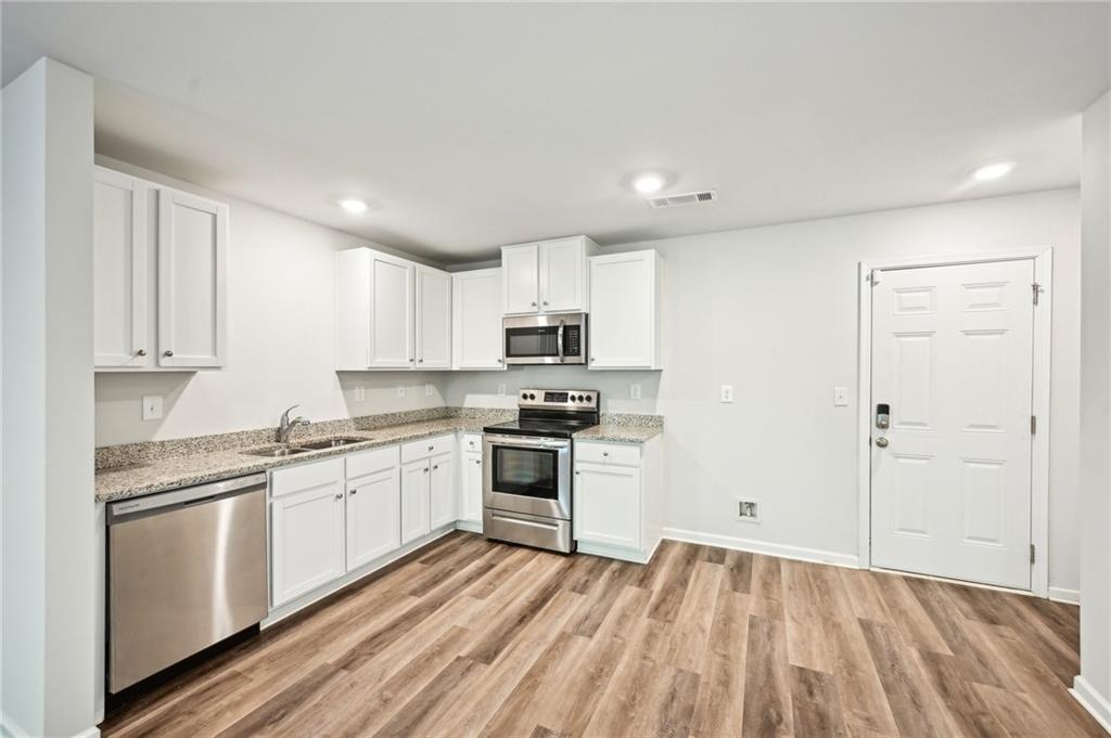 4437 Ben Hill Road Atlanta, GA 30349 - Photo 10 of 40