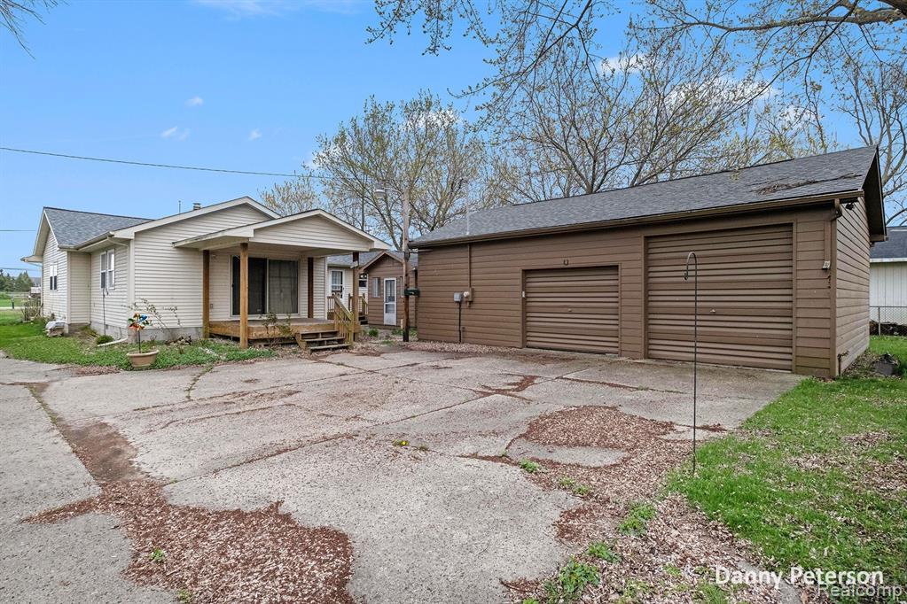 2025 North Oak Road Davison, MI 48423 - Photo 19 of 23