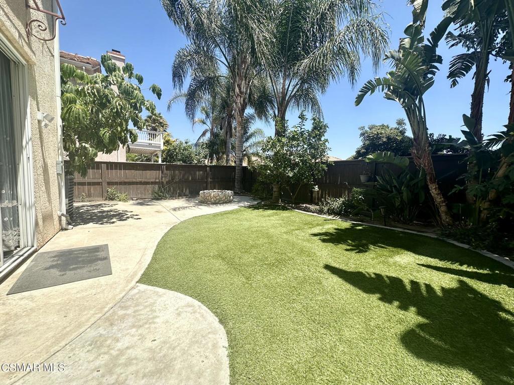 111 Macademia Lane Simi Valley, CA 93065 - Photo 14 of 38 a swimming pool with yard