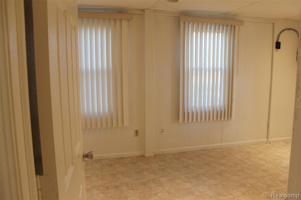 43267 Utica Road Sterling Heights, MI 48314 - Photo 8 of 19