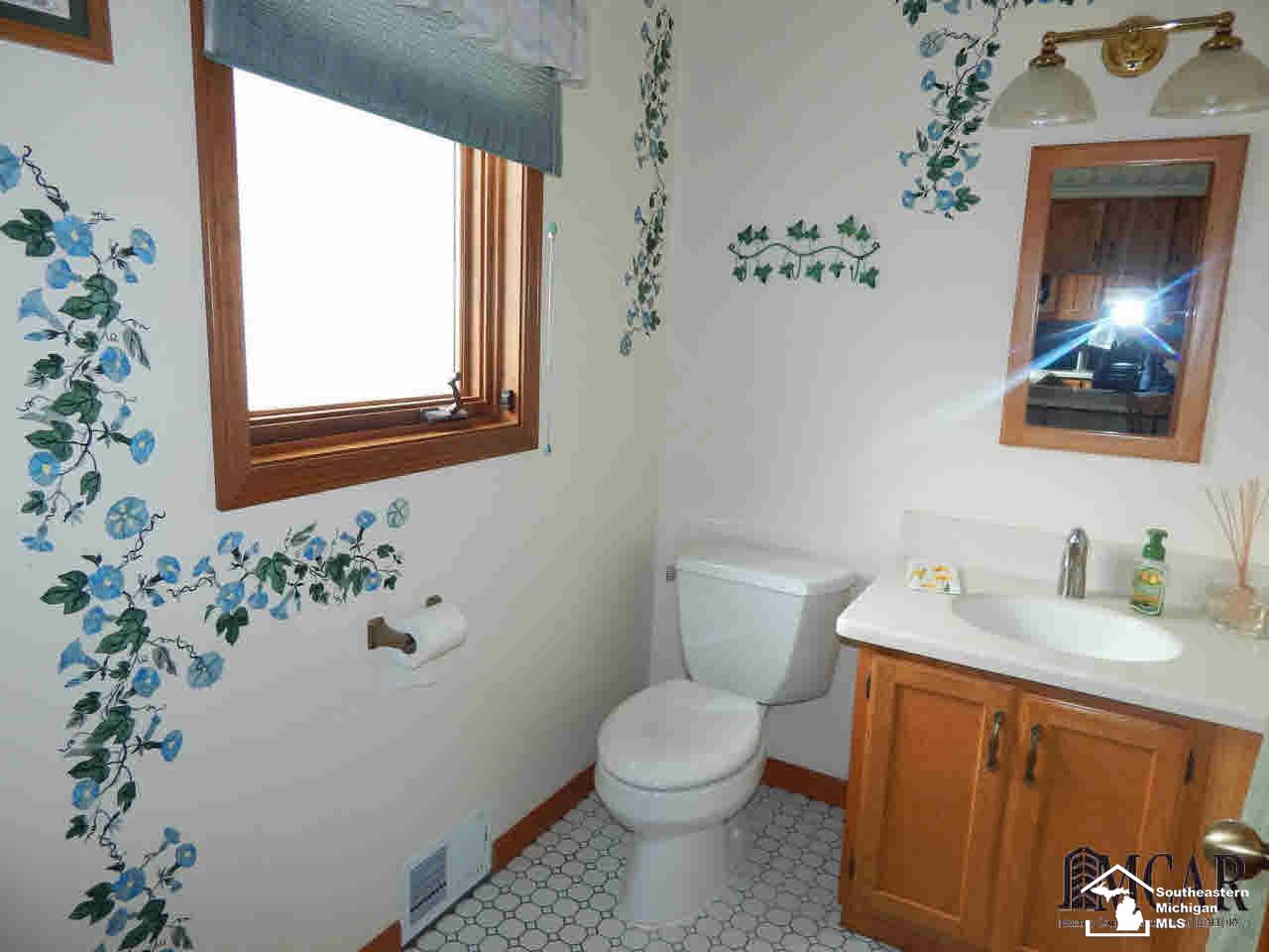 2261 East Rauch Road Erie, MI 48133 - Photo 24 of 38 Half bath