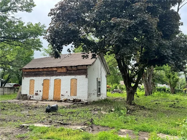 $49,900 | 35 West 3rd Street, Adrian, MO 64720