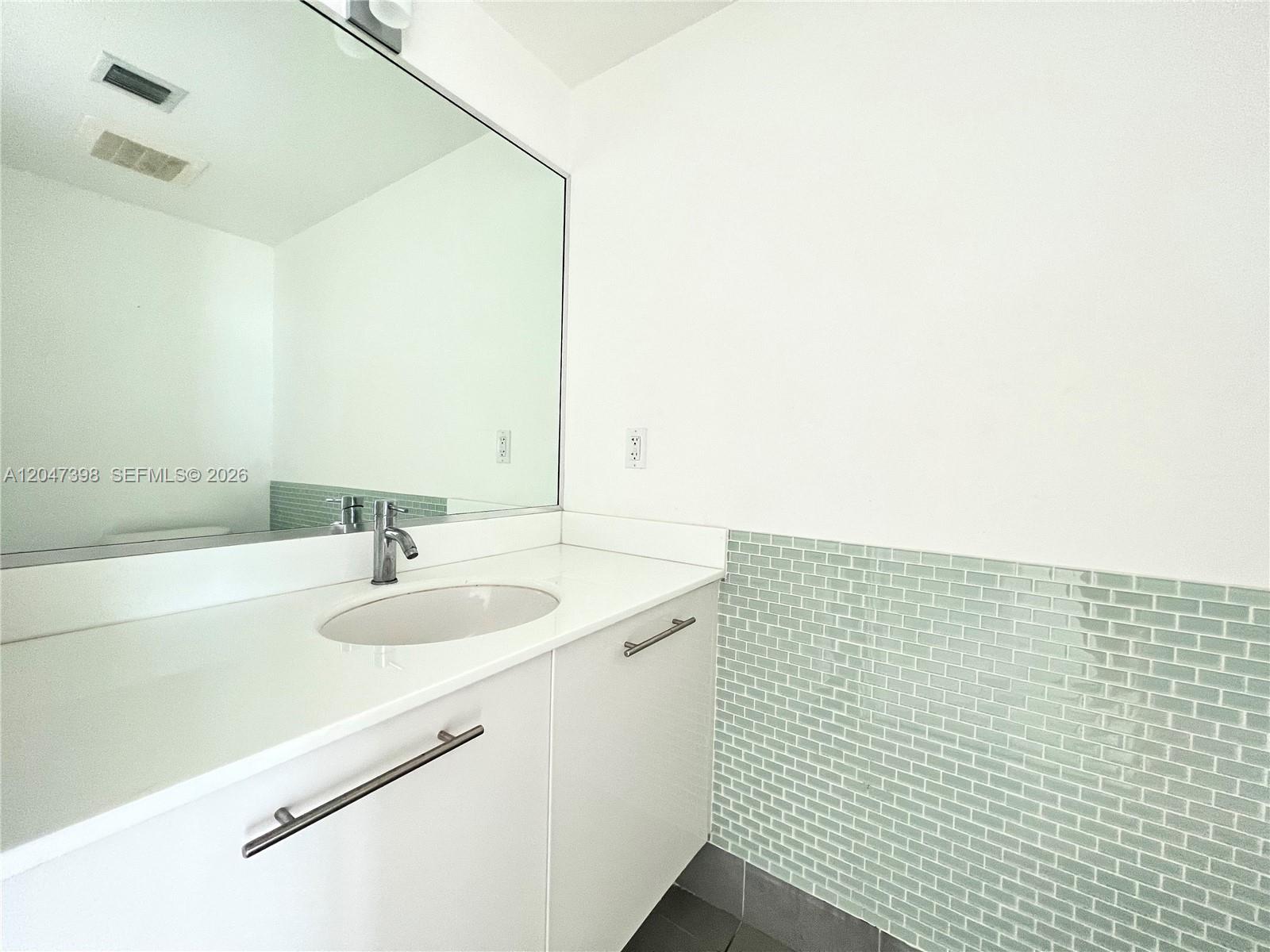 92 Southwest 3rd Street, Unit 3310 Miami, FL 33130 - Photo 12 of 26