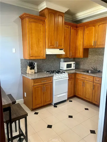 a close view of sink