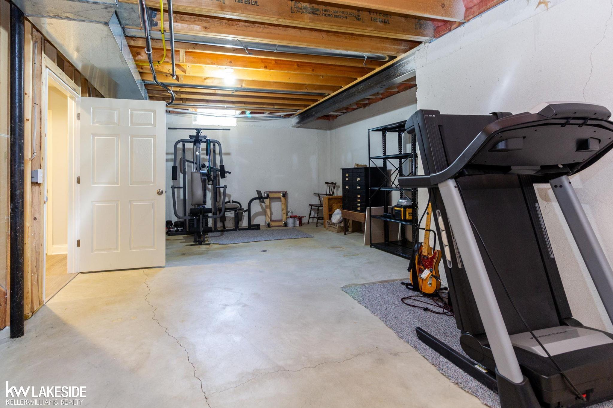 2925 Manorwood Road Troy, MI 48085 - Photo 49 of 70 50184901-9f24b576-d962-4580-8ae5-d9b41fd17b85.JPG