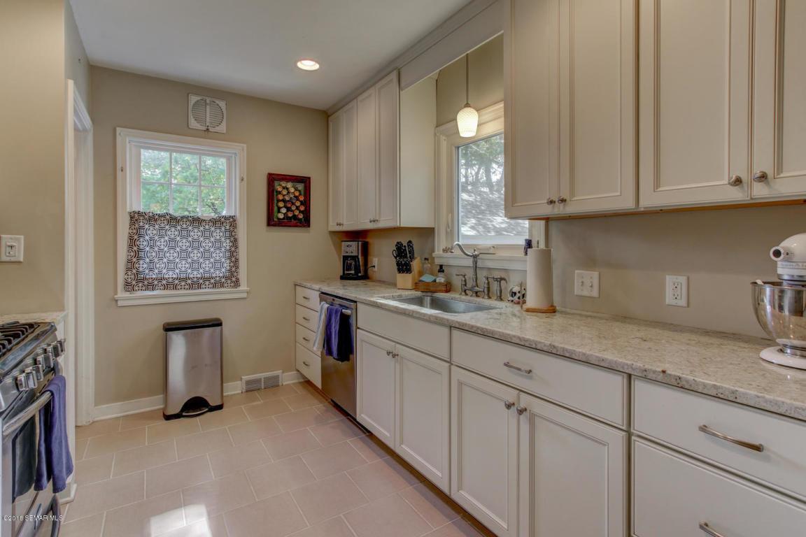 832 10 1/2 Street Southwest Rochester, MN 55902 - Photo 11 of 46