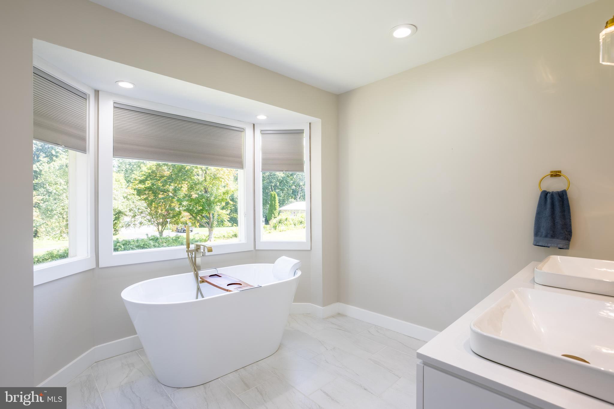 13829 Manor Glen Road Baldwin, MD 21013 - Photo 47 of 82 Primary Bathroom