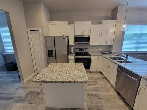 $2,195 | 6323 Southwest 47th Terrace, Gainesville, FL 32608