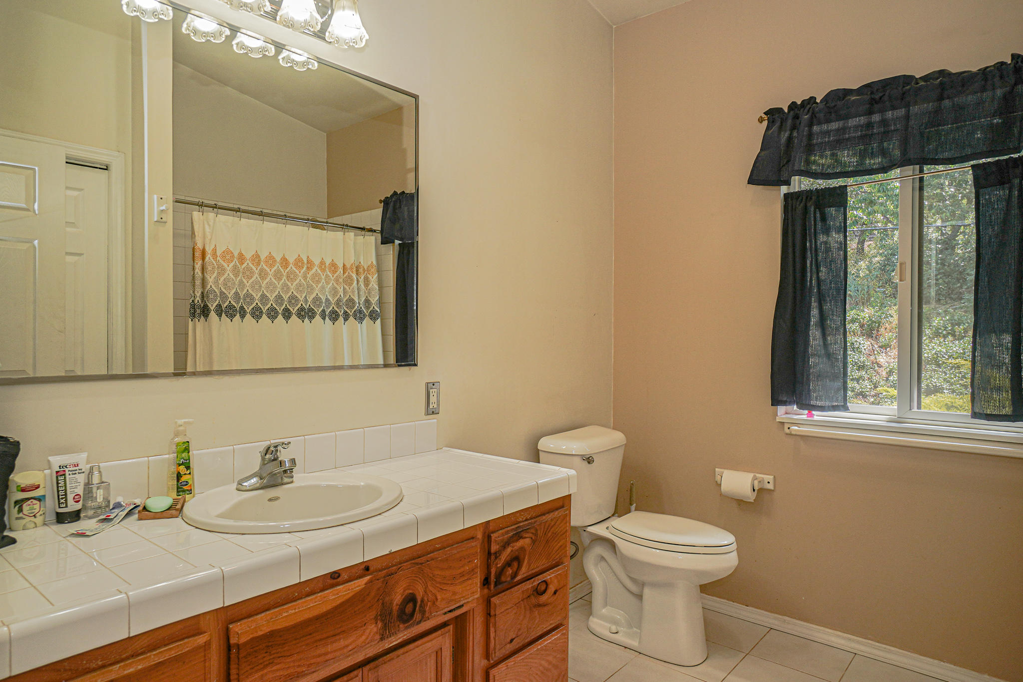 1212 Hogan Road Jacksonville, OR 97530 - Photo 34 of 59 Gallery Image 34
