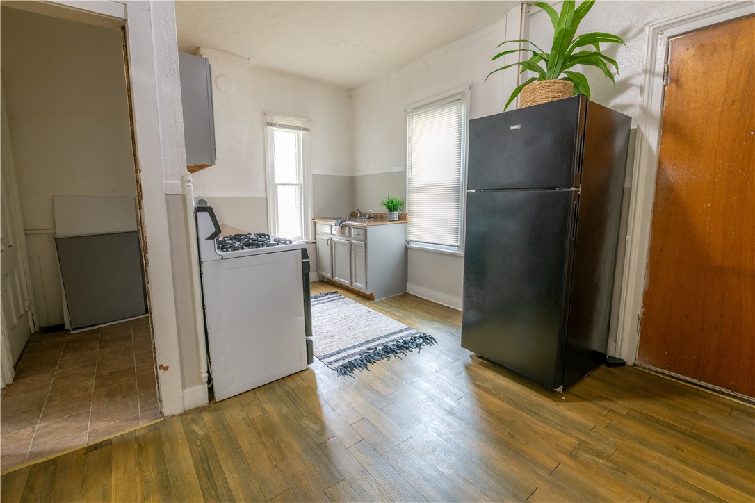 166 Reynolds Street Rochester, NY 14608 - Photo 8 of 25