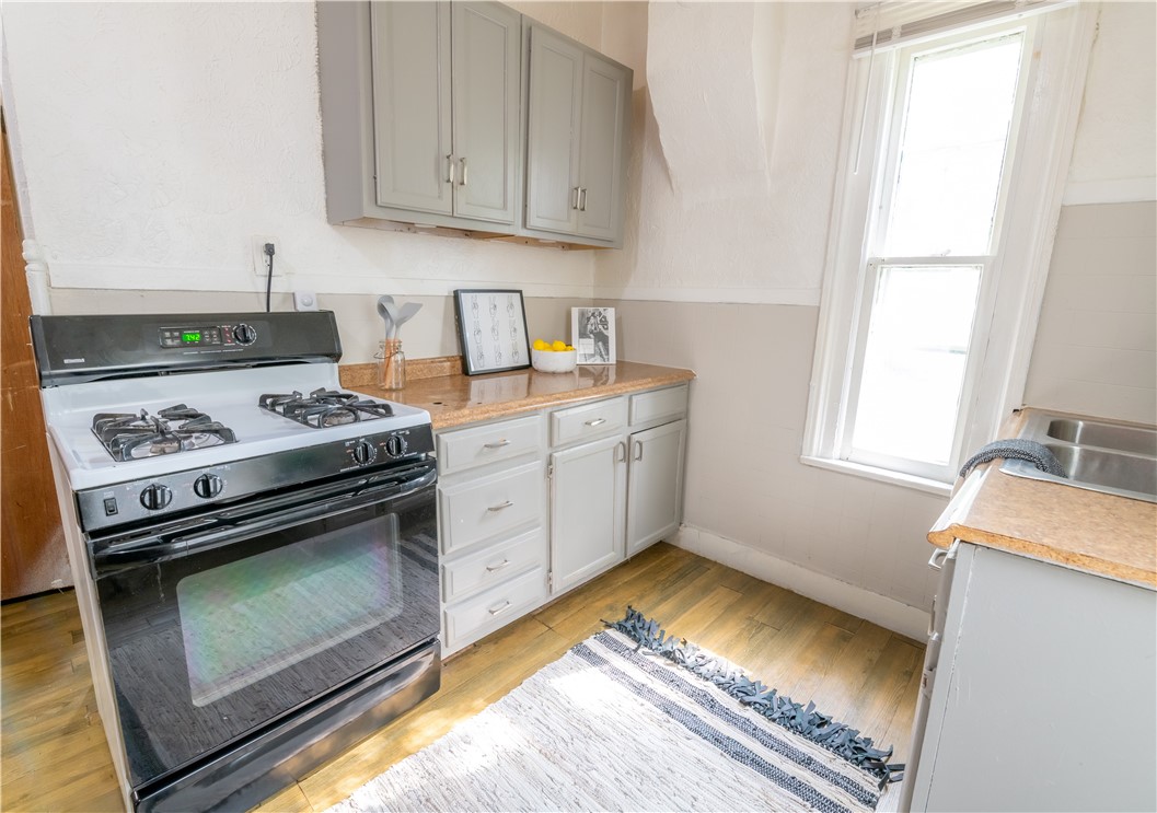 166 Reynolds Street Rochester, NY 14608 - Photo 9 of 25