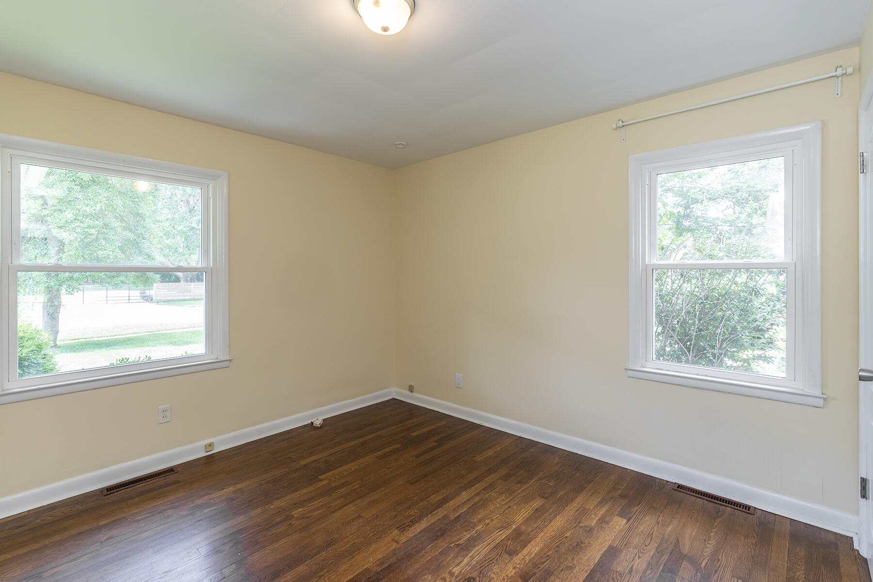 493 Hill N Dale Road Lexington, KY 40503 - Photo 16 of 35 493hillndale16 copy