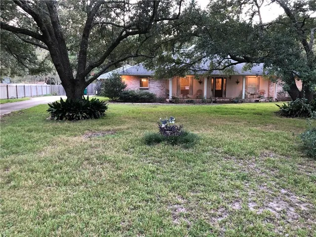 $2,200 | 1806 Garon Drive, Mandeville, LA 70448