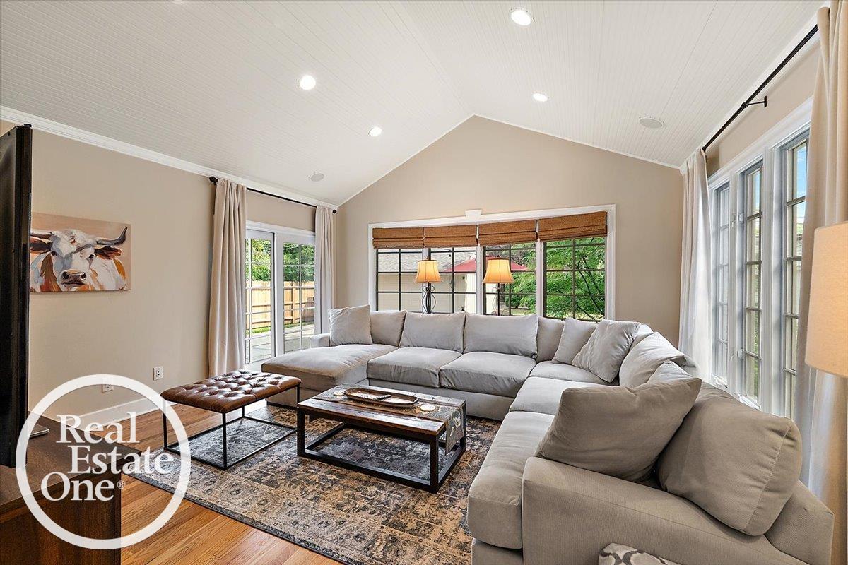 305 Moran Road Grosse Pointe, MI 48236 - Photo 17 of 45