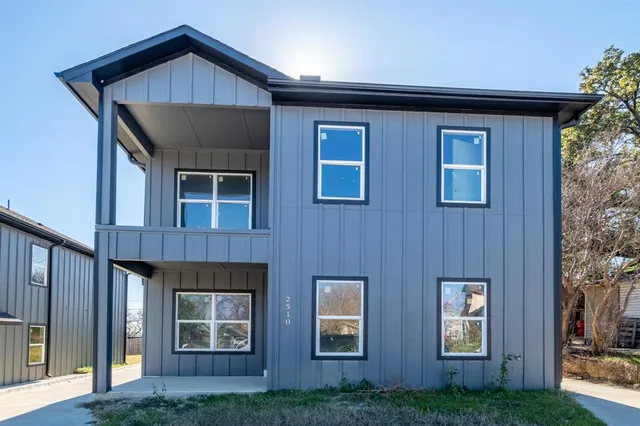 $359,900 | 2510 Oxford Avenue, Fort Worth, TX 76106