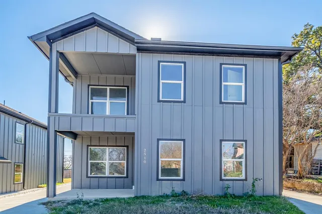 $354,900 | 2510 Oxford Avenue, Fort Worth, TX 76106