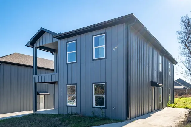 $359,900 | 2510 Oxford Avenue, Fort Worth, TX 76106