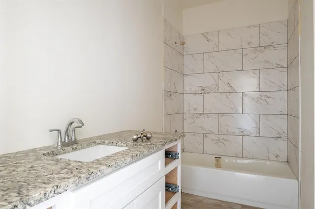 $359,900 | 2510 Oxford Avenue, Fort Worth, TX 76106