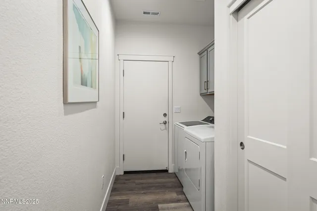 a view of an entryway with white wall