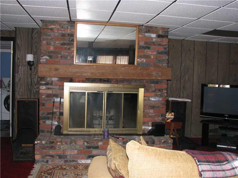82 Augusta Road Rome, ME 04963 - Photo 17 of 34 Den/Family/Great Room. Family room...