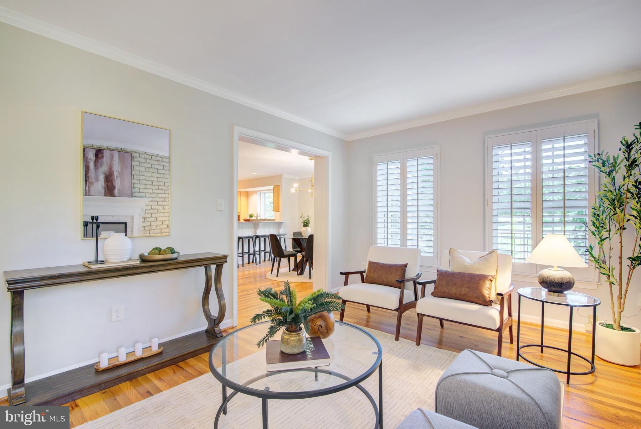 2128 Golf Course Drive Reston, VA 20191 - Photo 28 of 105 Living Room