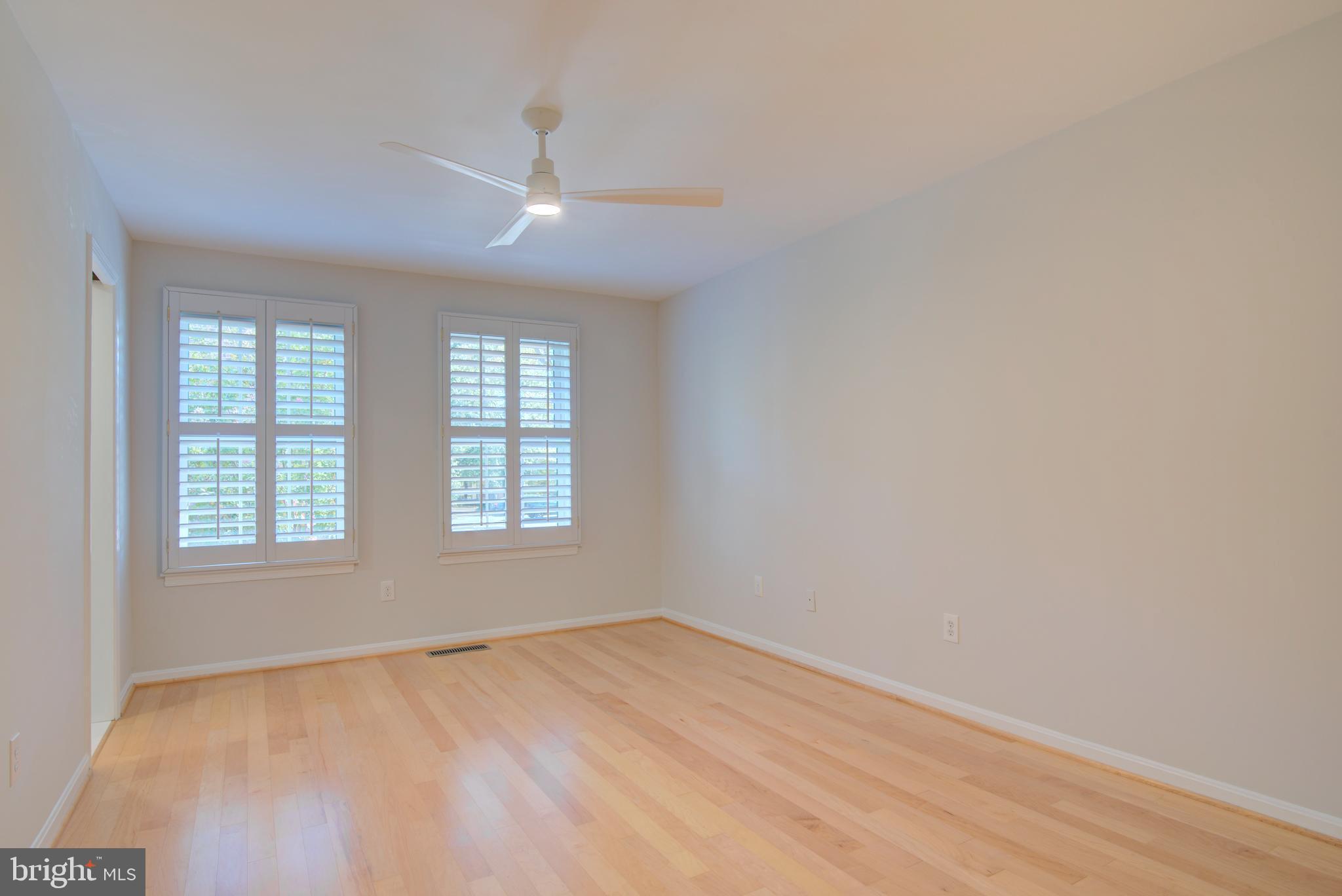 2128 Golf Course Drive Reston, VA 20191 - Photo 36 of 105 Nice windows and wall space