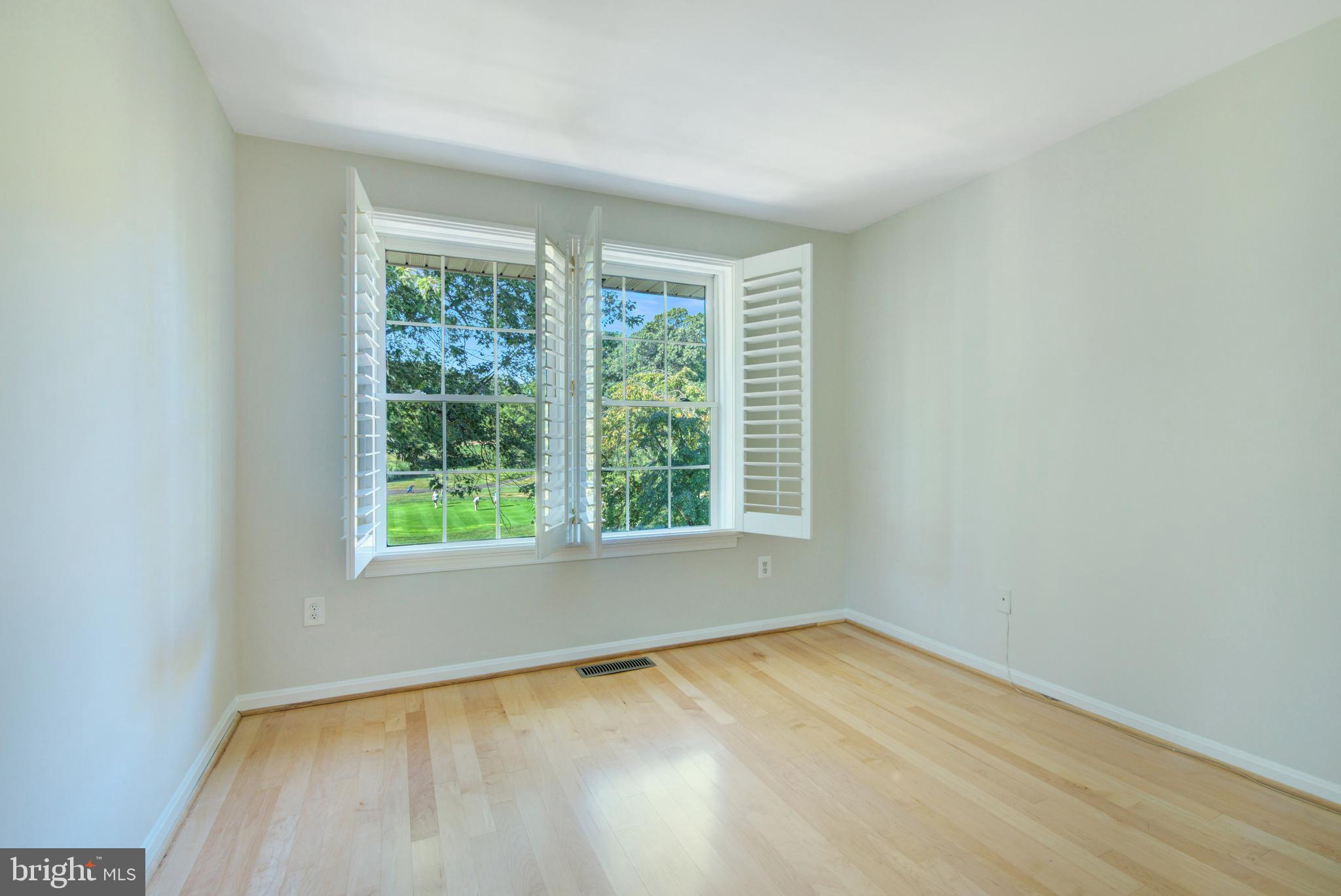 2128 Golf Course Drive Reston, VA 20191 - Photo 50 of 105 2nd bedroom across from bathroom